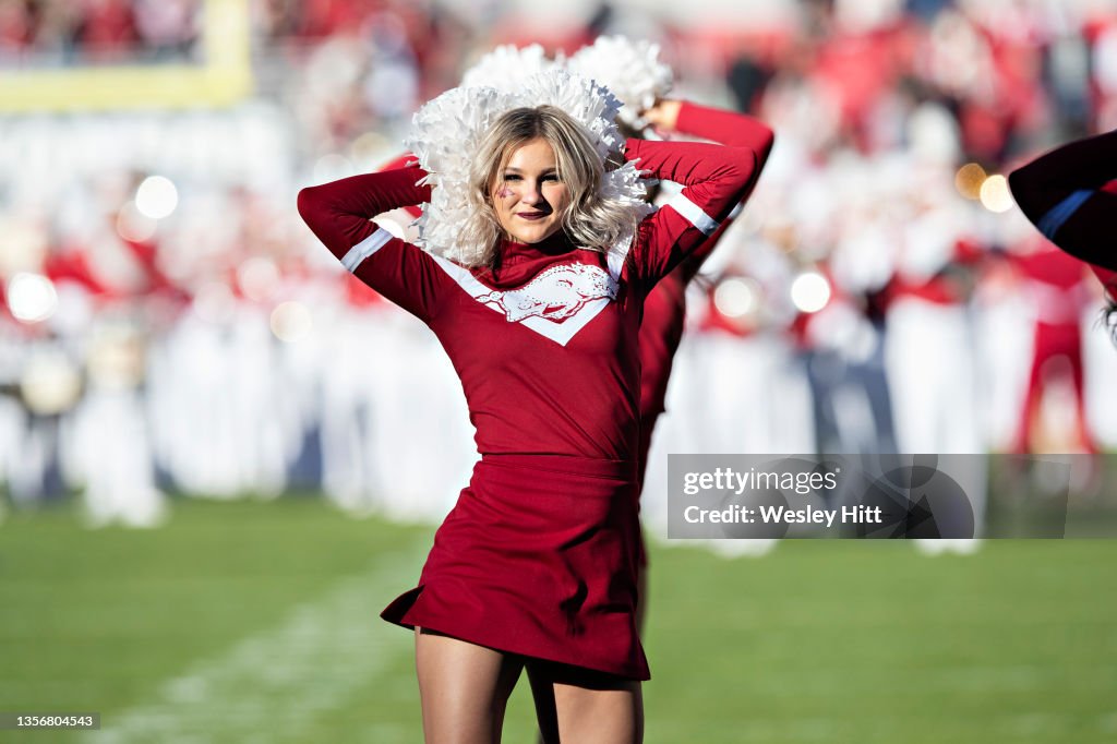 Arkansas Razorbacks Cheer Cheerleaders of the Arkansas Razorbacks perform before a game against ...