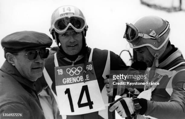 Honoré Bonnet, Jean-Claude Killy et Guy Périllat lors des Jeux Olympiques de Grenoble, le 11 février 1968, à Chamrousse.