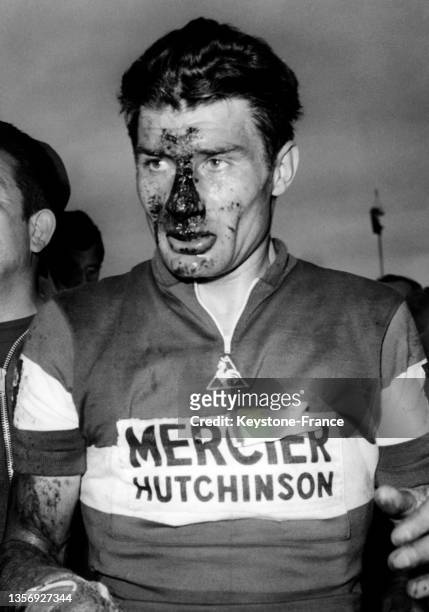 Raymond Poulidor blessé lors du Tour de France, le 16 juillet 1968.