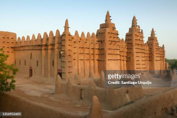 grand mosque of djenne - 西アフリカ マリ共和国 ストックフォトと画像