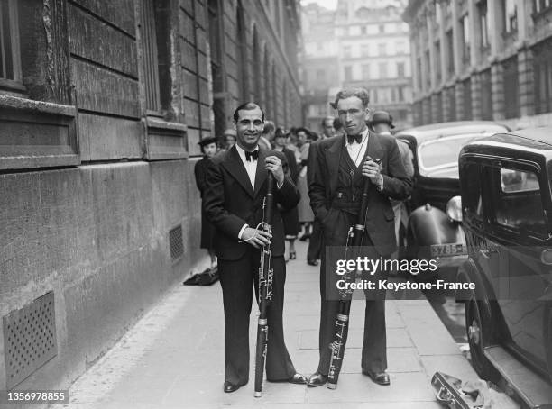 Les vainqueurs d'un concours de basson au conservatoire de Paris, le 14 juin 1937.