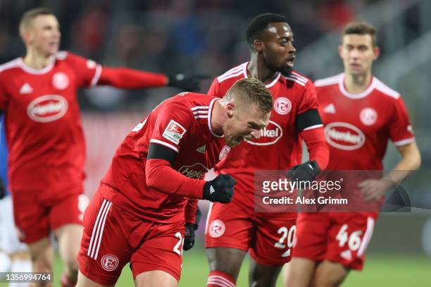 Rouwen Hennings of Duesseldorf celebrates scoring his team's first goal during the Second Bundesliga match between SV Darmstadt 98 and Fortuna...