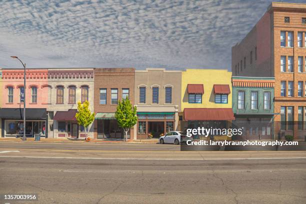 columbus street scene - mississippi fotografías e imágenes de stock