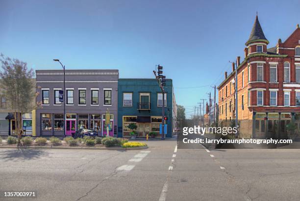 corner of 4th and main - high street stock pictures, royalty-free photos & images