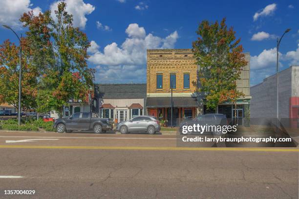 facades on east court avenue - east tennessee stock pictures, royalty-free photos & images