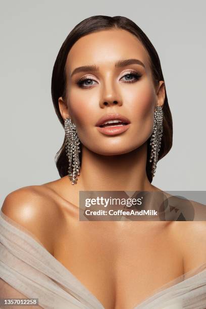 beautiful woman - traje a rigor imagens e fotografias de stock