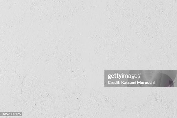 white concrete wall texture background - gesso para construção imagens e fotografias de stock