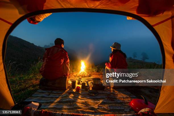 family camping - キャンプ 夜 ストックフォトと画像