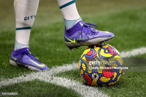 Detailed view the boots of Kevin De Bruyne of Manchester City during the Premier League match between Watford and Manchester City at Vicarage Road on...