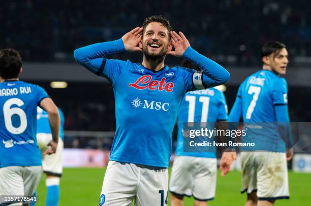 Dries Mertens of SSC Napoli celebrates after scoring a goal to make it 2-1 during the Serie A match between SSC Napoli v Atalanta BC at Stadio Diego...