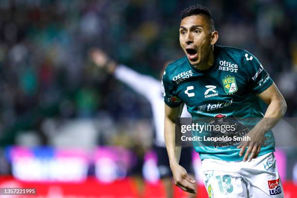 Ángel Mena of Leon celebrates after scoring the first goal of his team during the semifinal second leg match between Leon and Tigres UANL as part of...