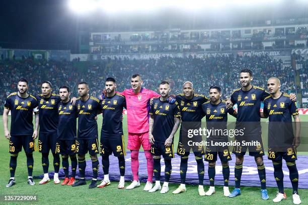 Players of Tigres pose before the semifinal second leg match between Leon and Tigres UANL as part of the Torneo Grita Mexico A21 Liga MX at Leon...