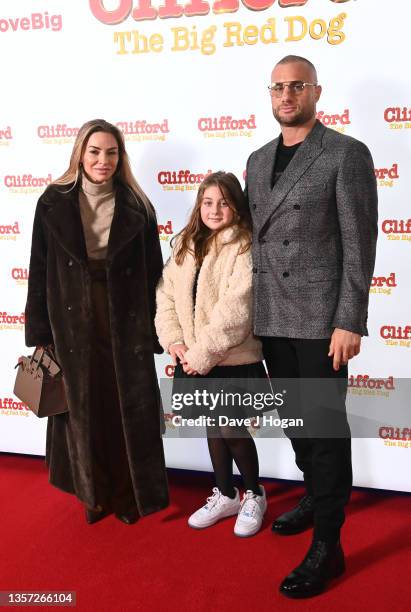 Elen Rivas, Annabelle and Dino Costas during a photocall to unveil a giant sculpture to celebrate the release of "Clifford The Big Red Dog" at...