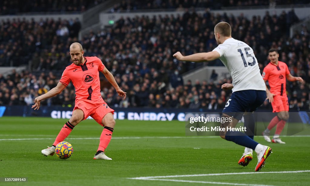 Tottenham Hotspur v Norwich City - Premier League