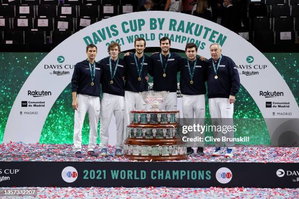 Evgeny Donskoy, Andrey Rublev, Danil Medvedev, Karen Kachanov, Aslan Karatsev, and Captain Shamil Tarpischev of The Russian Tennis Federation...