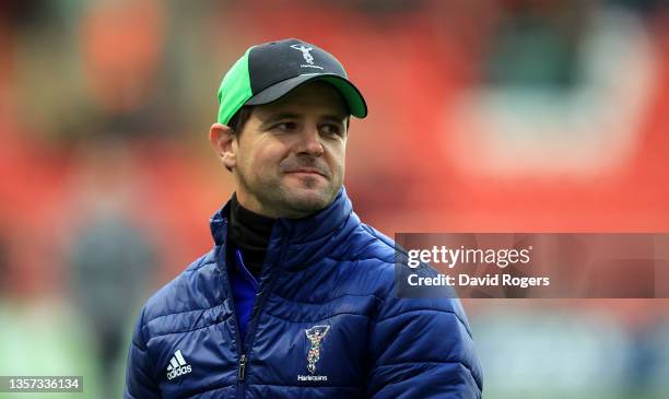 Nick Evans, the Harlequins backs coach looks on during the Gallagher Premiership Rugby match between Leicester Tigers and Harlequins at Mattioli...