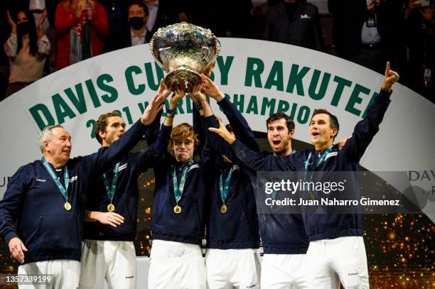 Captain Shamil Tarpischev, Danil Medvedev, Andrey Rublev, Aslan Karatsev, Karen Kachanov and Evgeny Donskoy of The Russian Tennis Federation...