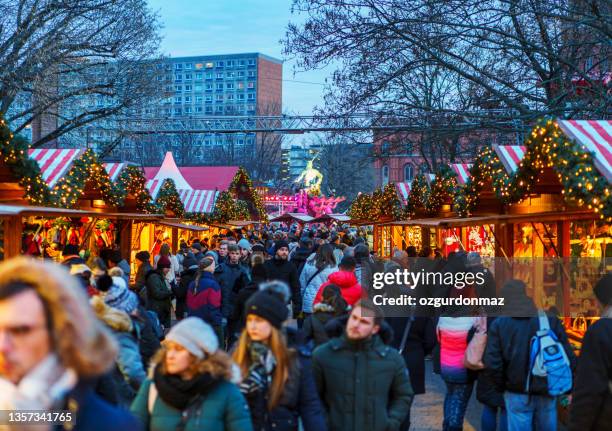 christmas market at gendarmenmarkt (christmas magic gendarmenmarkt) at night in berlin - berlin christmas stock pictures, royalty-free photos & images