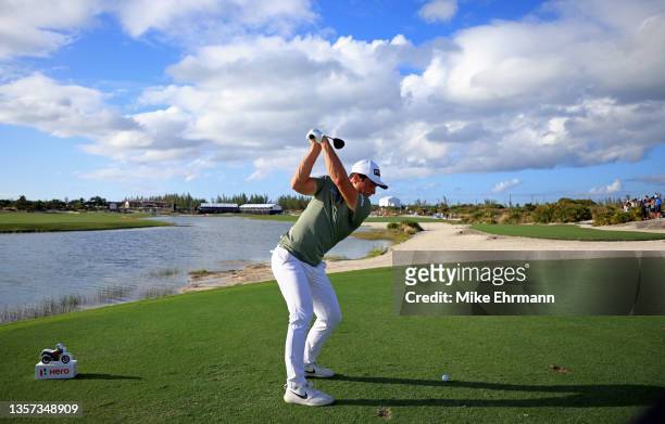 Viktor Hovland of Norway hits his tee shot on the 18th hole during the final round of the Hero World Challenge at Albany Golf Course on December 05,...