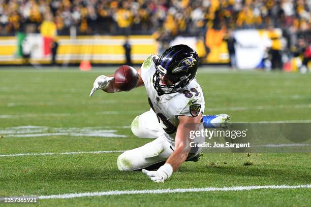 Mark Andrews of the Baltimore Ravens drops a pass resulting in a failed two point conversion attempt during the fourth quarter against the Pittsburgh...