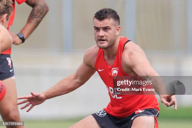 Tom Papley of the Swans during a Sydney Swans AFL training session at Lakeside Oval on December 06, 2021 in Sydney, Australia.