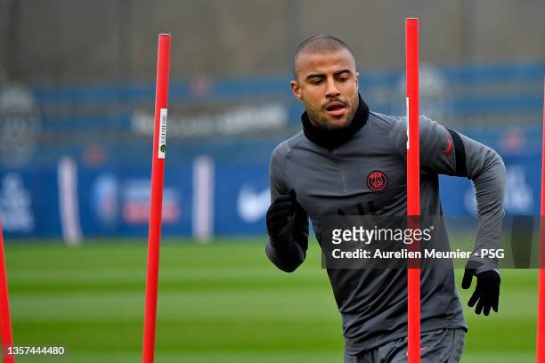 Rafinha warms up during a Paris Saint-Germain training session prior to the UEFA Champions League group A match between Paris Saint-Germain and Club...