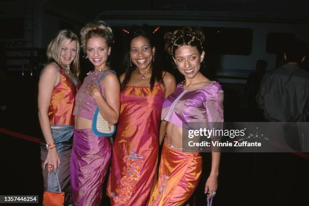 German pop group No Angels attend the 27th Annual American Music Awards, held at the Shrine Auditorium in Los Angeles, California, 17th January 2000.