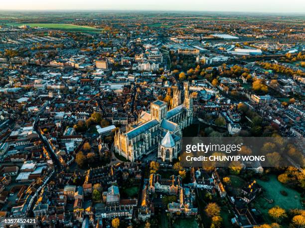 york minster cathederal (cattedrale e metropolitical church of saint peter in york), city of york, inghilterra uk - york city foto e immagini stock