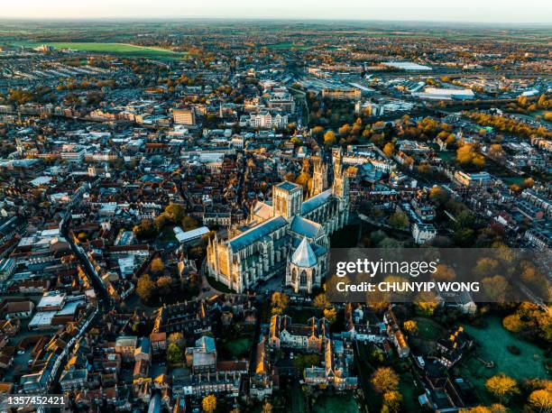 york minster cathederal (cathedral and metropolitical church of saint peter in york), city of york, england uk - gloucester city stock pictures, royalty-free photos & images