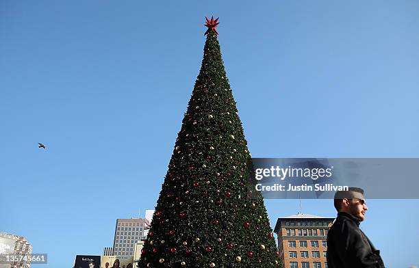 Giant Christmas tree is displayed at Union Square on December 13, 2011 in San Francisco, California. With less than two weeks before Christmas, San...