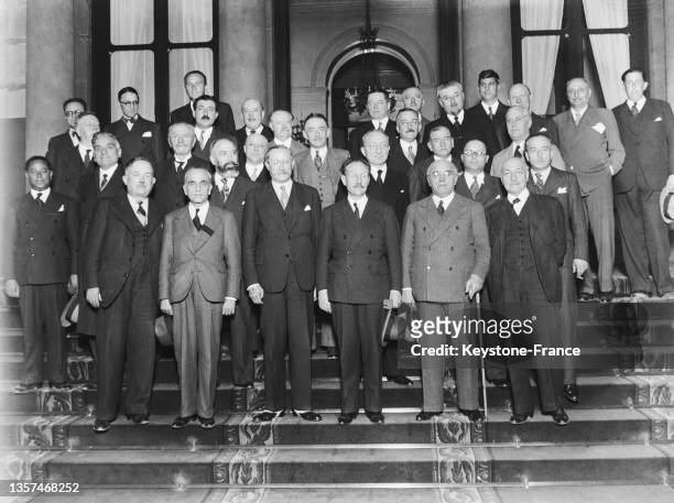 Présentation du gouvernement de Camille Chautemps, le 23 juin 1937, à Paris.