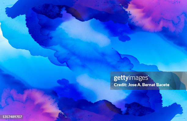 abstract background, alcohol ink wash texture on canvas. - paysage vallonné photos et images de collection