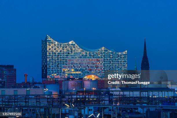 elbphilharmonie at night - concert hall exterior stock pictures, royalty-free photos & images