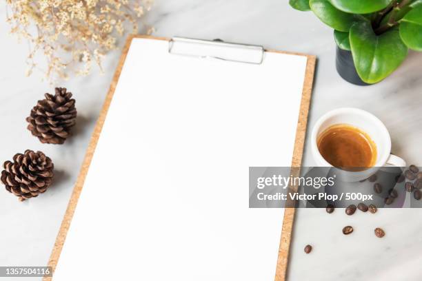 menu paper mockup with coffee cup in restaurant - coffee cup mockup stock pictures, royalty-free photos & images