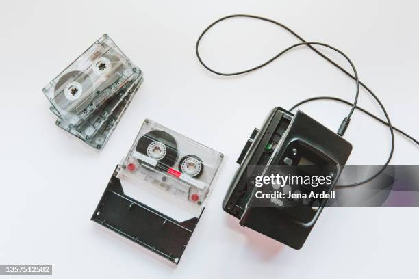 portable cassette player, portable tape player with mixed tapes - audio cassettes photos et images de collection