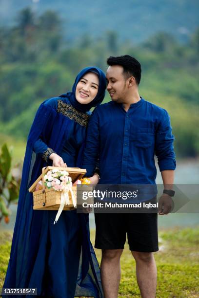 outdoor prewedding photography - malay lover stock pictures, royalty-free photos & images
