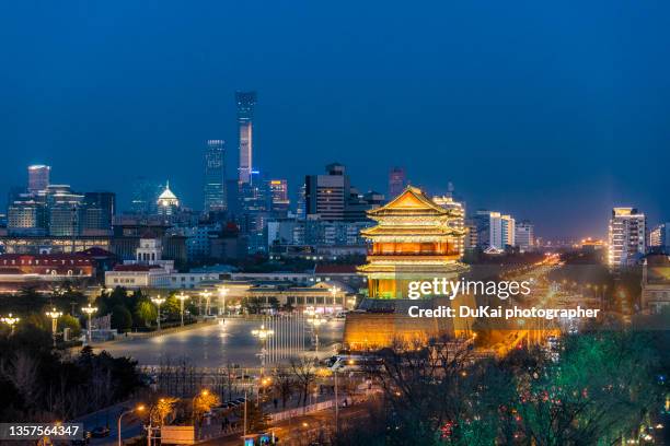 beijing qianmen gate and cbd skyline - beijing photos et images de collection
