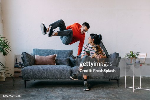 Un esposo y su esposa - Encantados de estar juntos de nuevo Un esposo y su esposa - Encantados de estar juntos de nuevo
