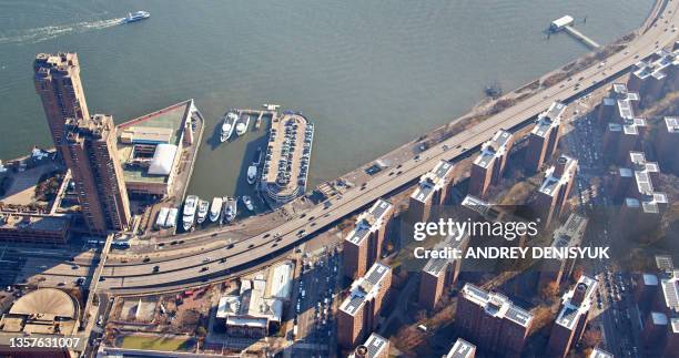 franklin d. roosevelt east river drive. new york - fdr drive stock pictures, royalty-free photos & images