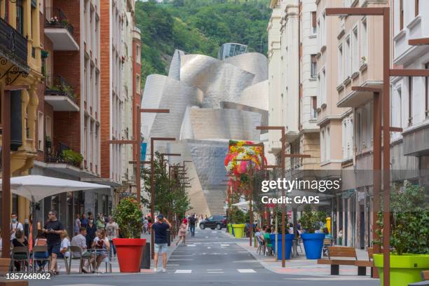 calle iparraguirre, une rue située dans le centre de la ville de bilbao - bilbao photos et images de collection