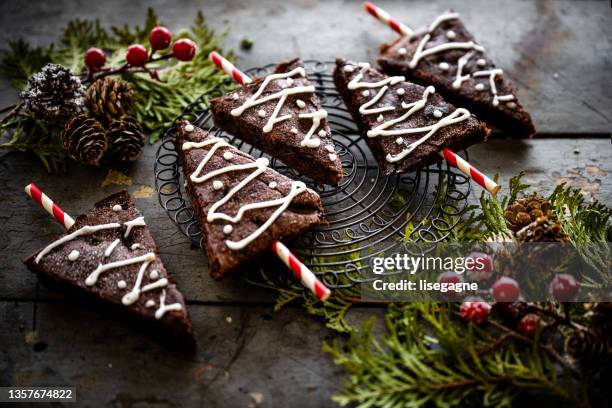 brownies in christmas tree shapes - brownie stock pictures, royalty-free photos & images