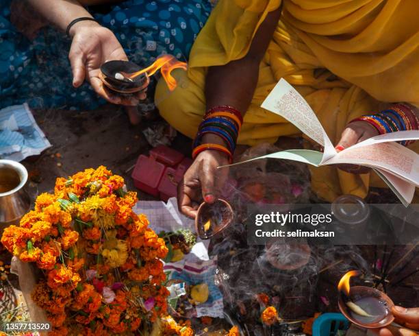 India Daily Rituals 18,993 India Hindu Rituals Stock Photos, High-Res Pictures, and Images ...