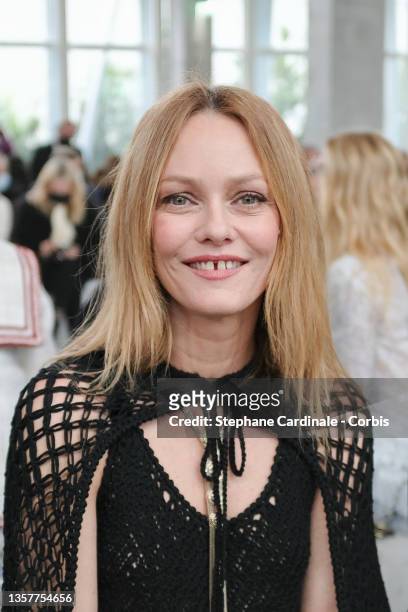 Vanessa Paradis attends the Chanel Metiers D'Art 2021-2022 show at Le 19M on December 07, 2021 in Paris, France.