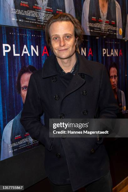 Actor August Diehl attends the premiere of the movie "Plan A" at Rio Palast on December 07, 2021 in Munich, Germany.
