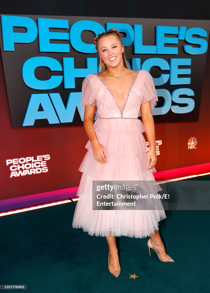 2021 E! People's Choice Awards - Red Carpet