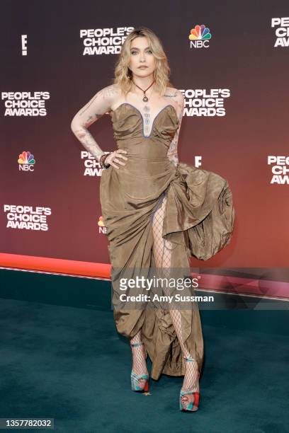 Paris Jackson attends the 47th Annual People's Choice Awards at Barker Hangar on December 07, 2021 in Santa Monica, California.