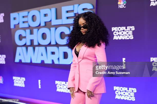 Attends the 47th Annual People's Choice Awards at Barker Hangar on December 07, 2021 in Santa Monica, California.
