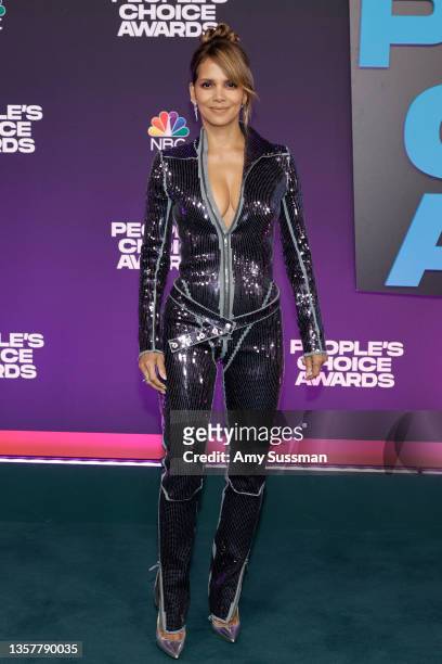Halle Berry attends the 47th Annual People's Choice Awards at Barker Hangar on December 07, 2021 in Santa Monica, California.