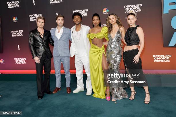 Chase Stokes, Austin North, Jonathan Daviss, Carlacia Grant, Madison Bailey, and Madelyn Cline attend the 47th Annual People's Choice Awards at...