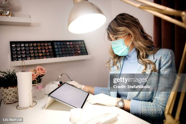 Computer Tv Stylist 1,993 Salon Computer Stock Photos, High-Res Pictures, and Images ...